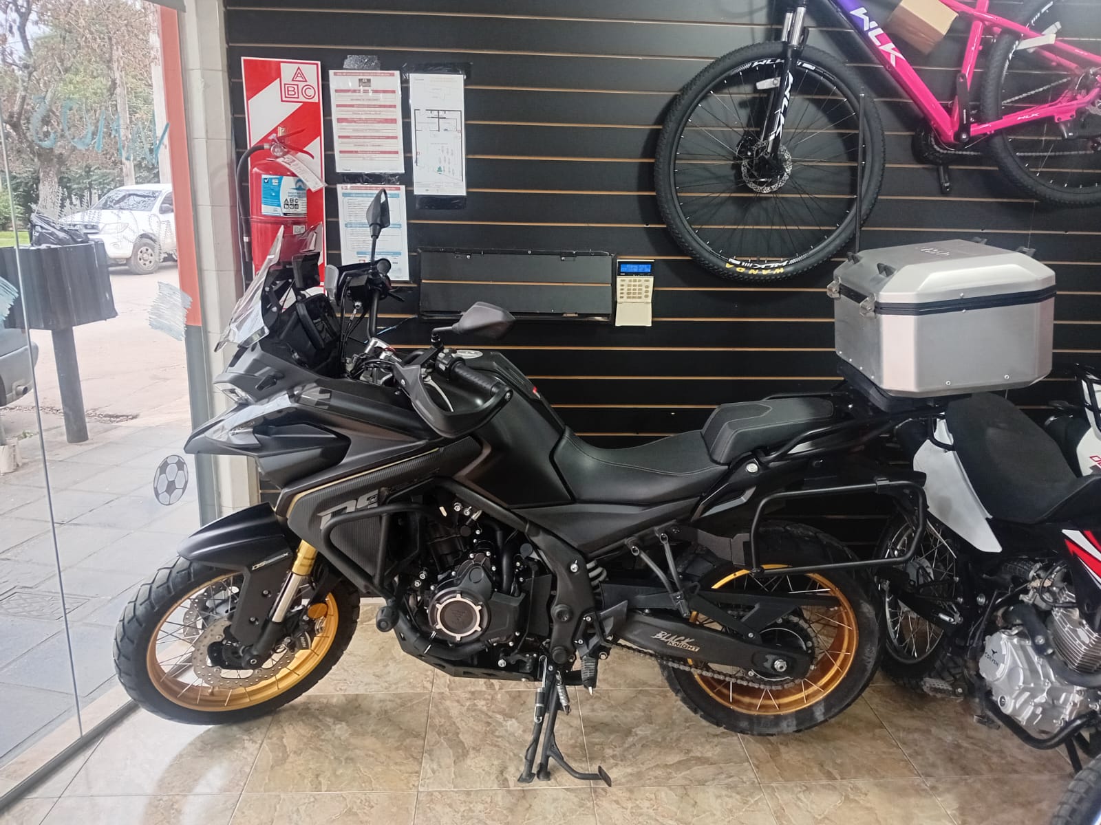 VOGE DSX  525 BLACK